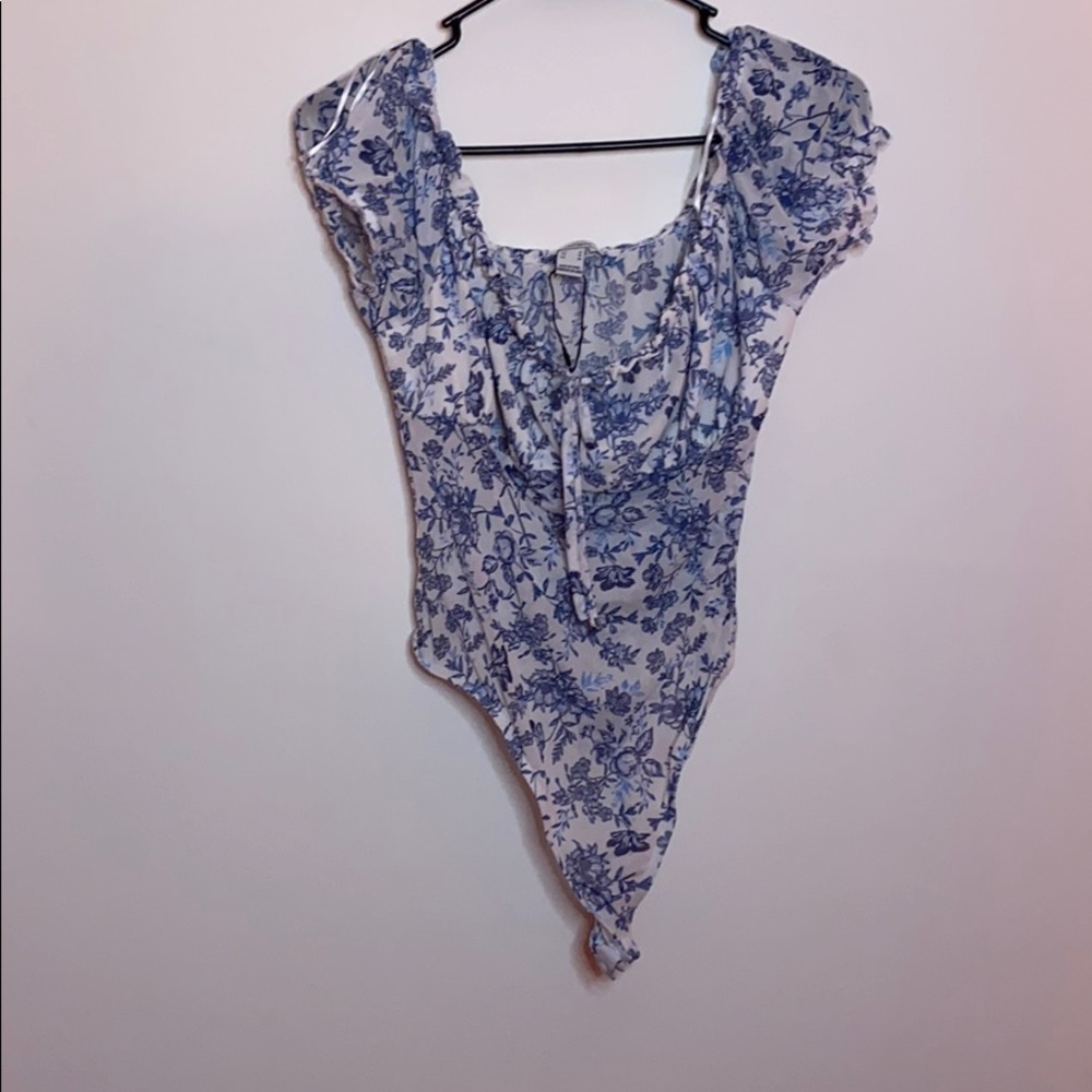 Floral print short sleeve bodysuit